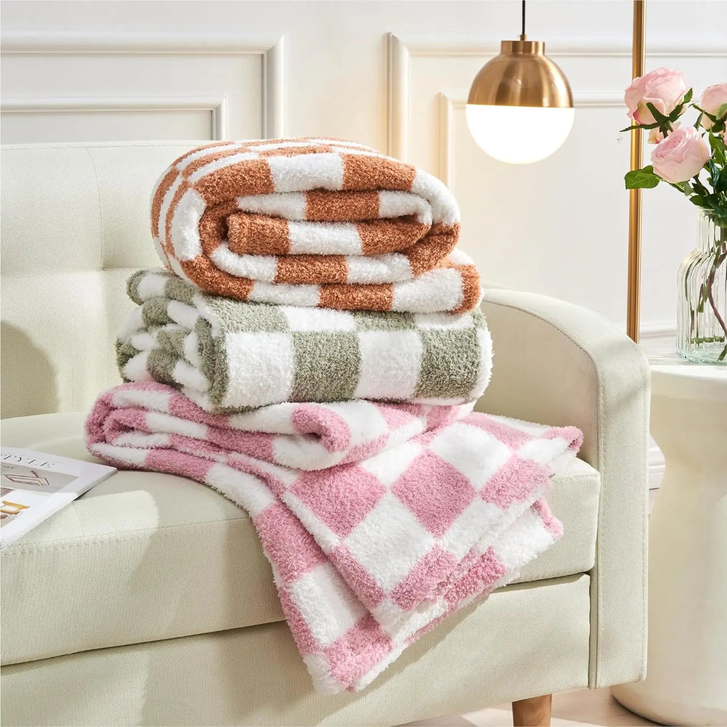Super Lightweight Microfiber Knitted Bed Blanket Newest Cozy Buffalo Checkerboard Grid Fluffy Checkered Design Modern Woven