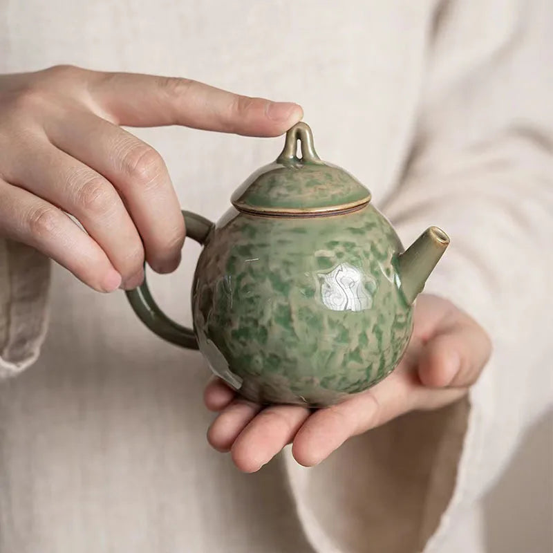 Retro Celadon Ceramics Teapot With Filter Chinese Small Pot Kung Fu Teaware Single Pot Tea Infuser Loop-handled Teakettle
