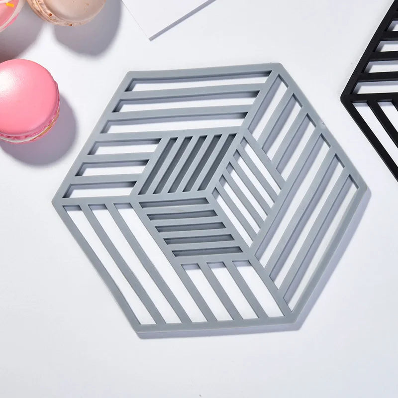 Hexagon Non-Slip Plastic Place Mat Foldable Kitchen Dining Table Pad with Insulation 5mm Thickness Under Plate Dish Mat
