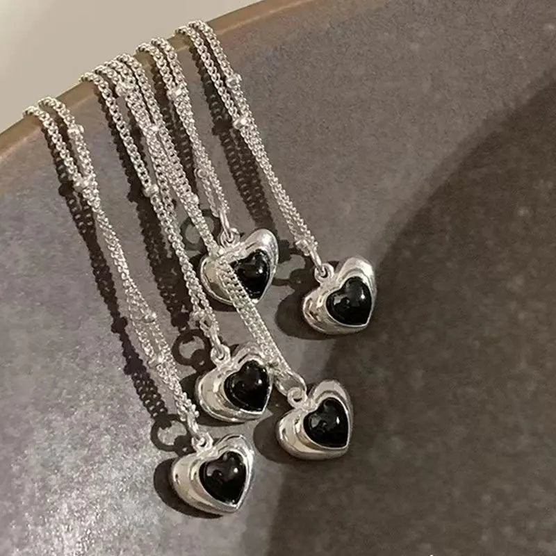Chic Minimalist Black Onyx Heart Necklace 925 Silver Dainty Pendant for Everyday Elegance