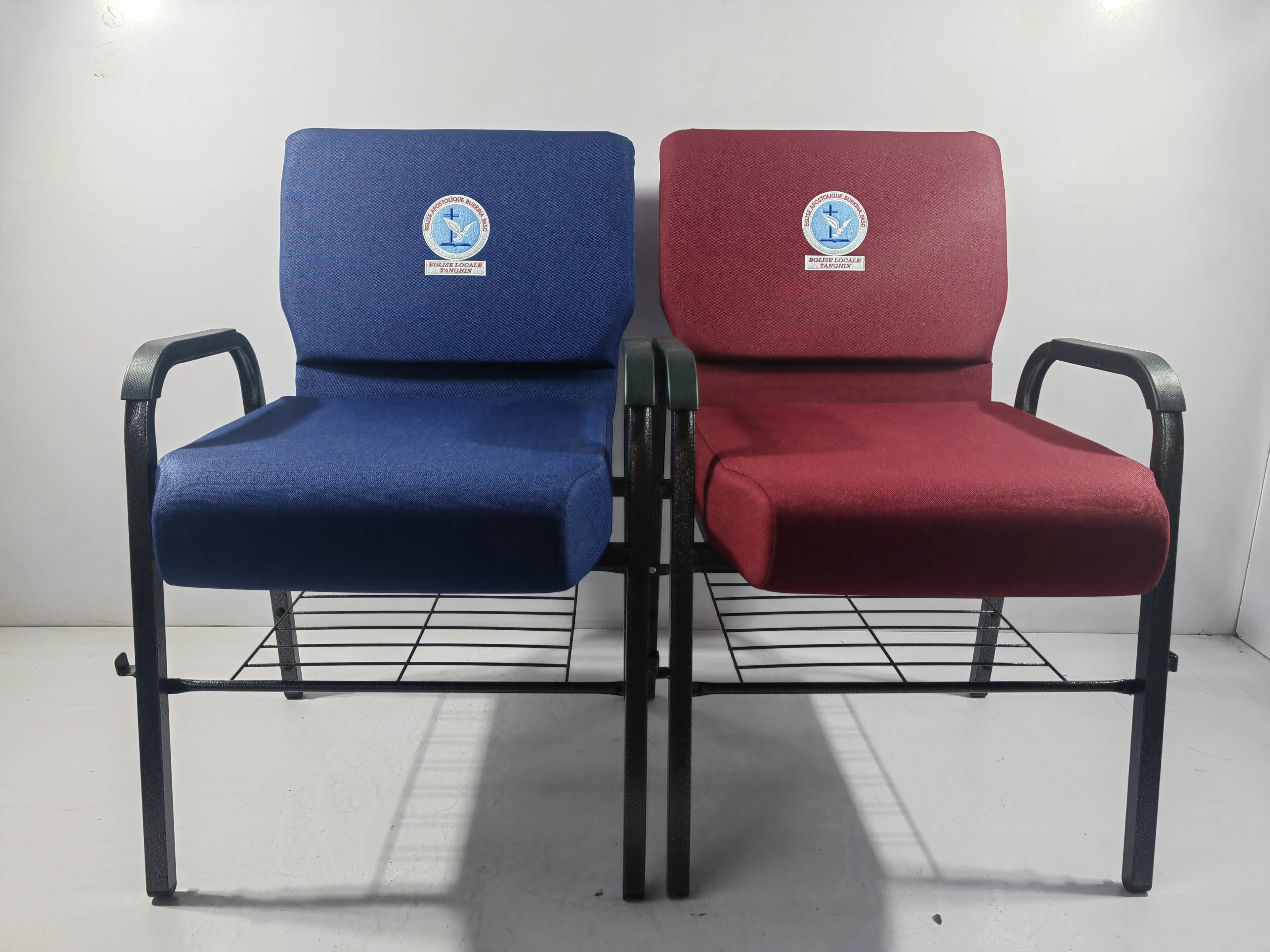 Armrest Design Church Chair Metal Stackable Church Chairs for Sale Upholstered Back Arm Chair Pastor Chapel Church Supplies