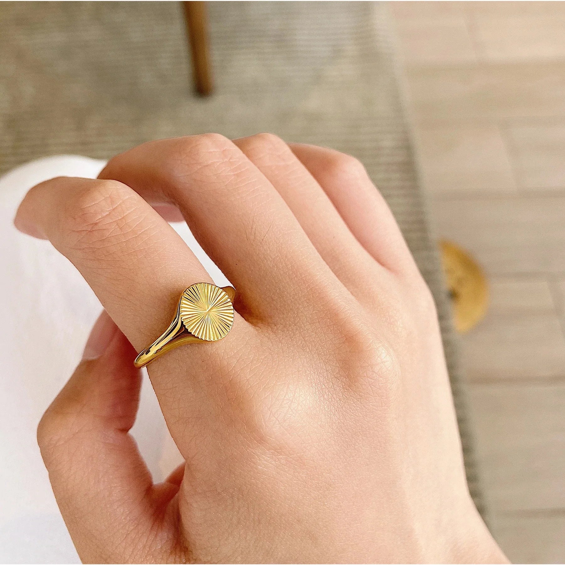 EManco Dropshipping Women INS Fashion Simple Fine Jewelry  18k Gold Plated Stainless Steel Rings Oval Hammer Ring for Girl Cute
