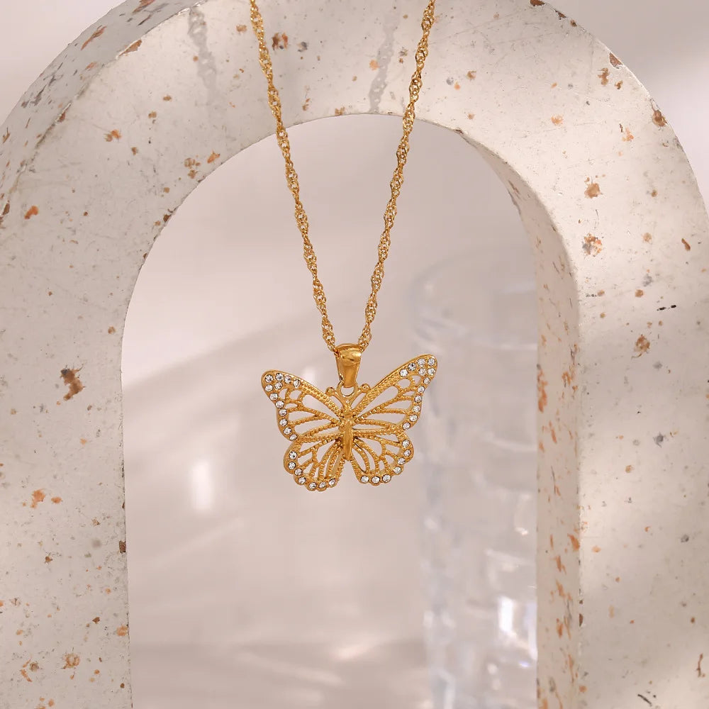 Delicate Fashion Stainless Steel Pendant Jewelry Water Wave Chain Hollow Zircon Butterfly Pendant Necklace