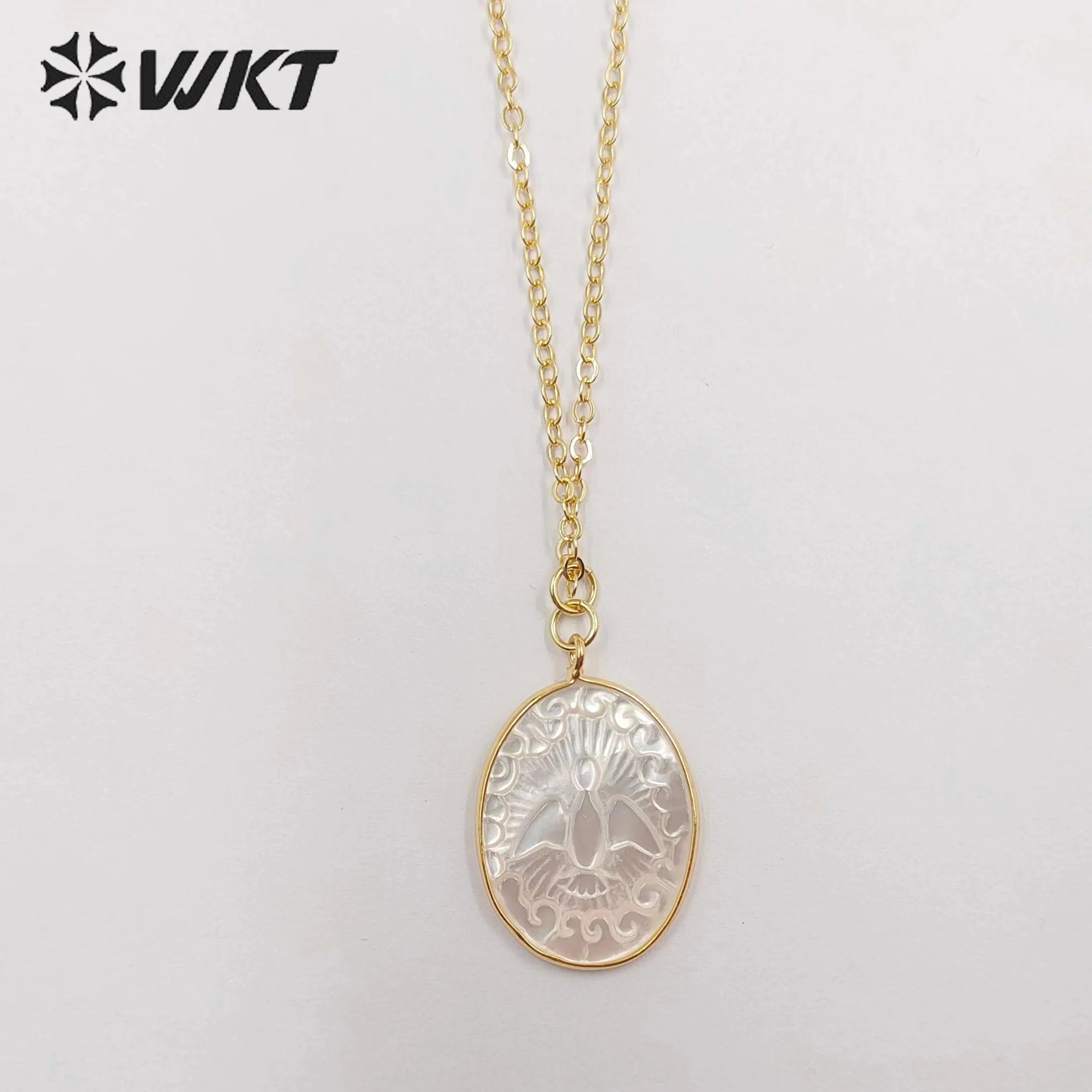 WT-JN247 Beautiful Gold Handmade Natural Shell Pendant European Natural Noble and Mysterious Jewelry Lady for Lady Necklace
