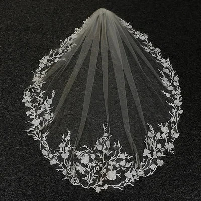 LUOXIN Elegant Lace Wedding Veil One Layer White Ivory Bridal Veil with Comb for Women