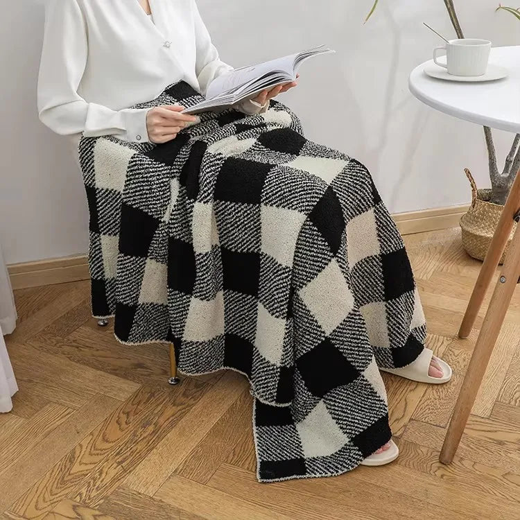Professional Production of Winter Blankets Warm and Skin Friendly Blankets Classic Black Checkered Comfortable Blankets