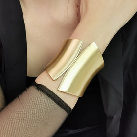 Exaggerated Smooth Surface High-end Matte Color Cuff Bracelet Bangle Statement Metal Charms for Bracelets Accessories