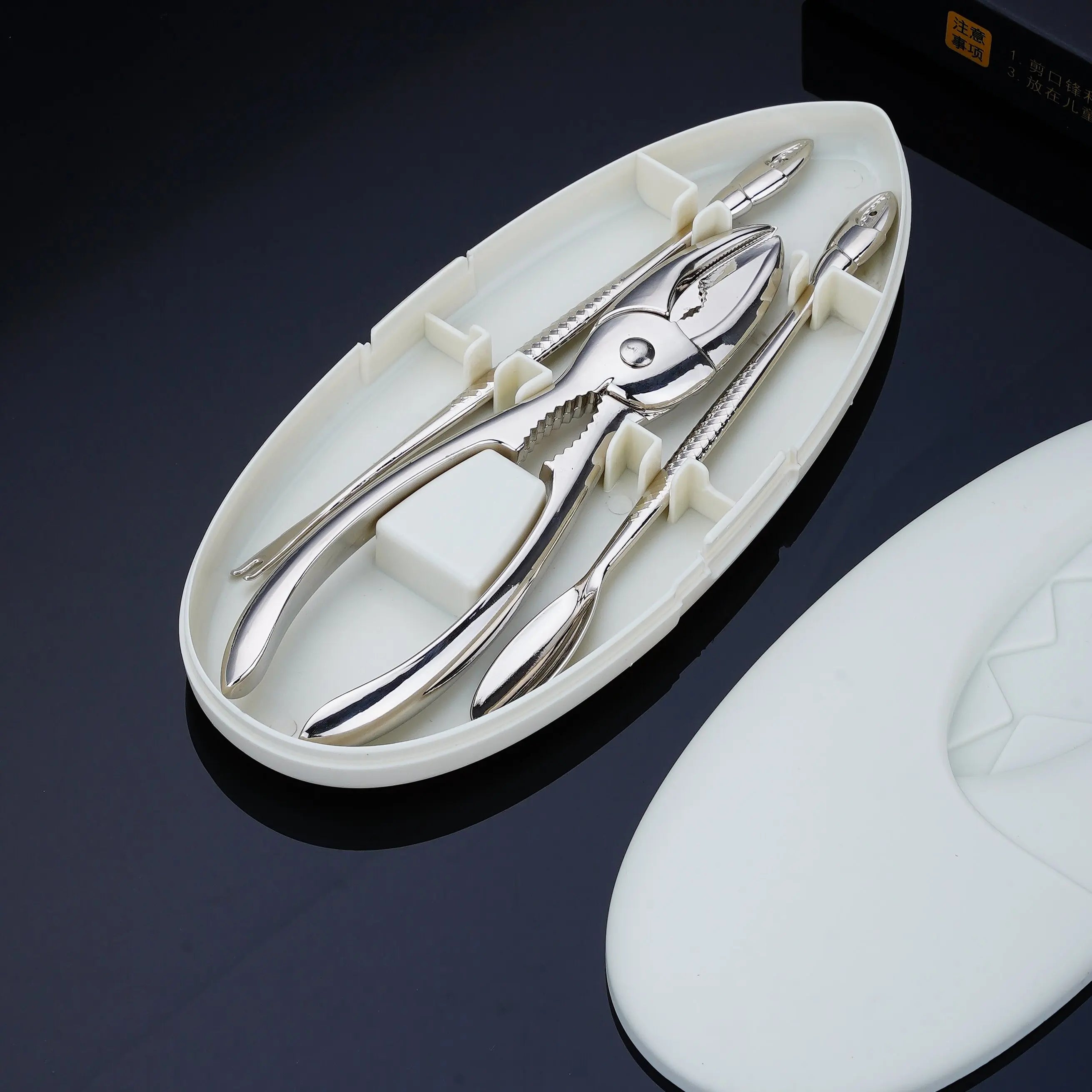 Multifunctional Zinc Alloy 3PCS Crackers Tools Set Seafood Tool Crab Eating Tool Cracker Clips Crab Pliers for Crab Legs