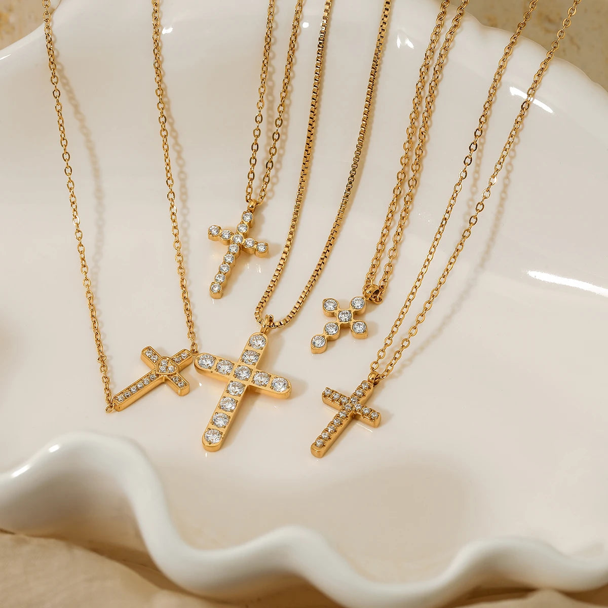 CLIORO New Trendy Retro Crossed Zircon Stainless Steel Pendant Necklace Waterproof Gold Plated Cubic Zircon Necklace for Gift