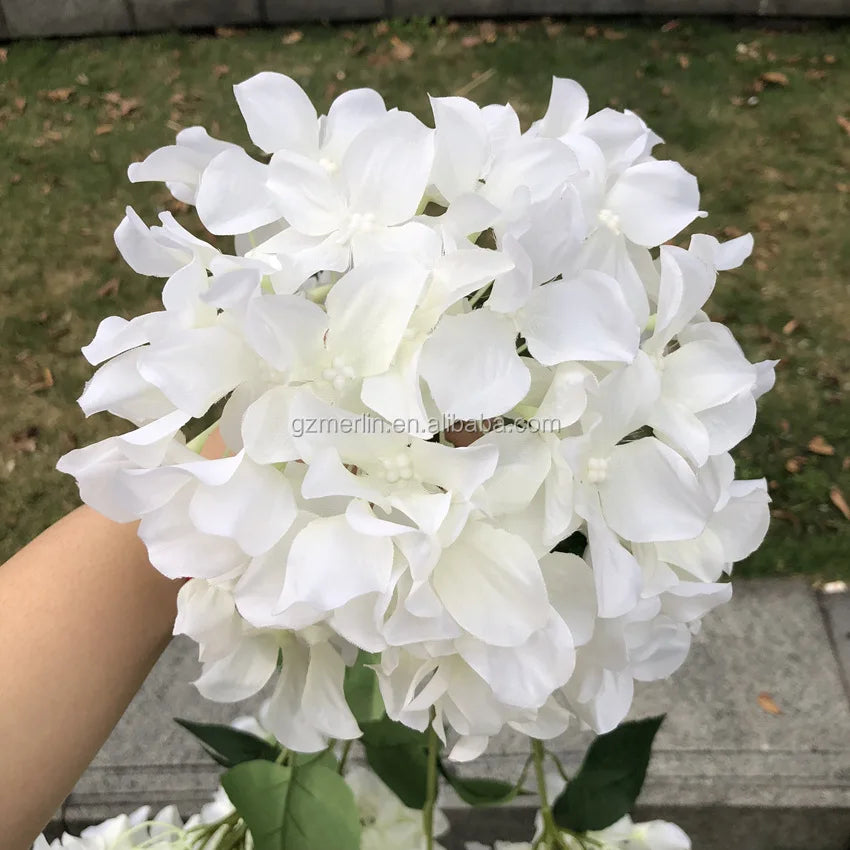 Handmade Artificial Wedding Decorations Preserved Hydrangea and Flower Arrangement Cloth Material Wholesale Wedding Supplies