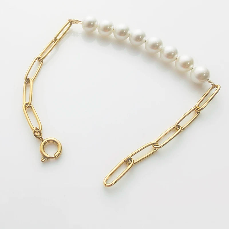 Fashion Mother of Pearl Beaded Bracelet Dainty 18K Gold Half Paperclip Chain Half White Shell Pearl Bracelets for Women
