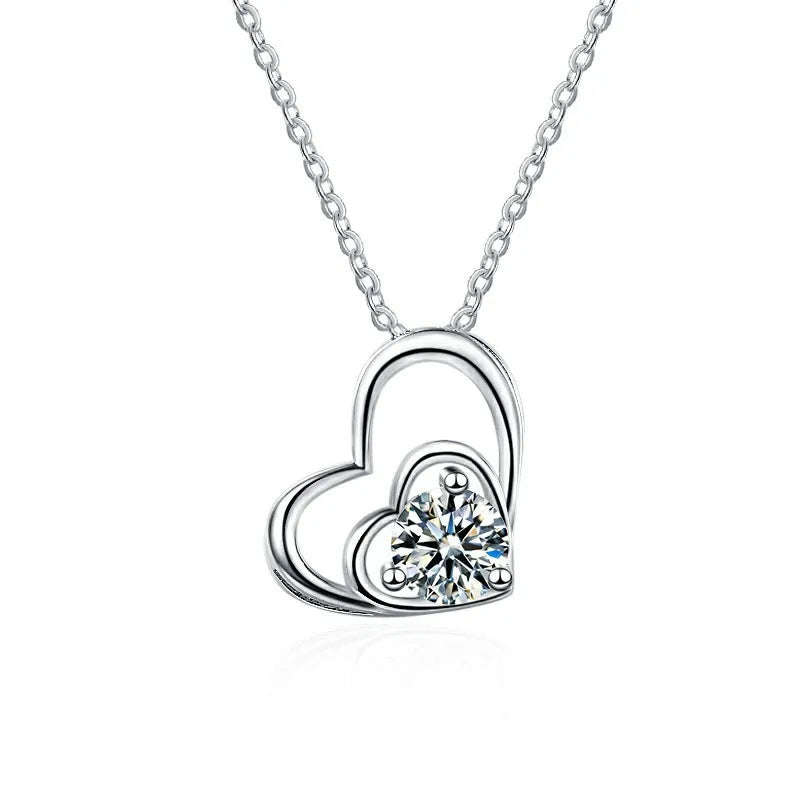 925 Silver Classic Love-Shaped 50-Point Moissanite Pendant With Clavicle Chain Elegant Necklaces for Women