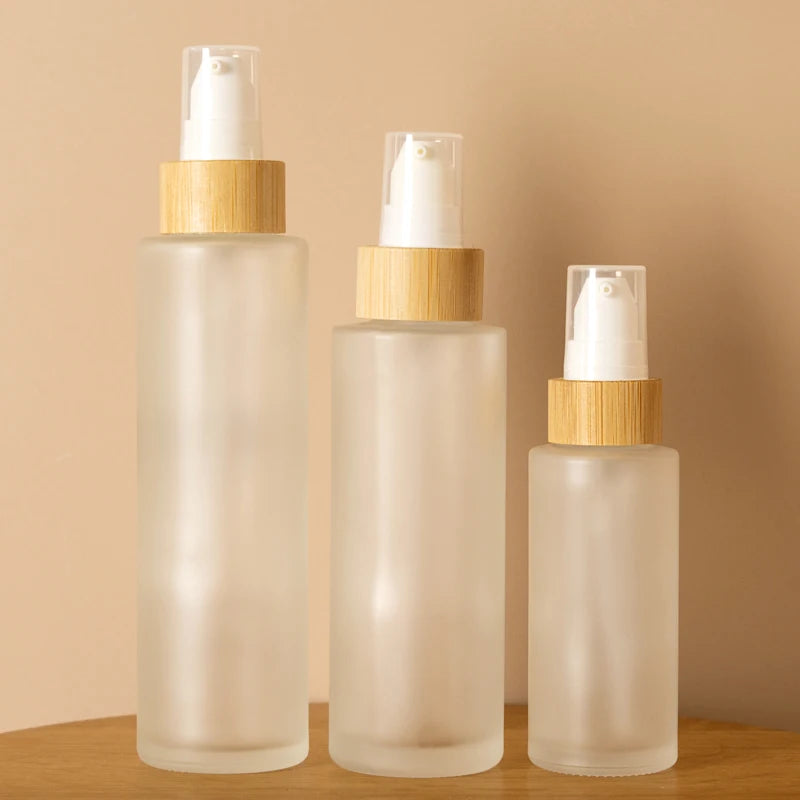 High Quality Wholesale 30ml Square Glass Lotion Spray Bottle Bamboo Pump Mist Spray 50ml 100ml 10ml Sizes Skin Care Serum