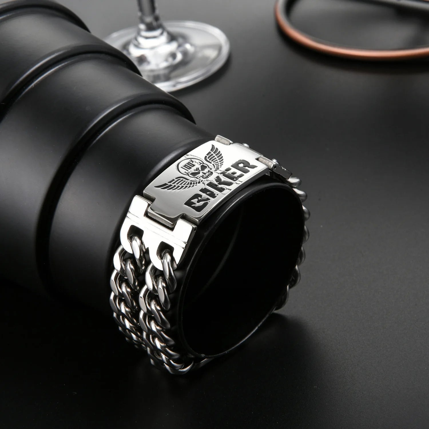 Fashion Men's Trendy Classic Skull Stainless Steel Bracelet Bangle Wholesale Titanium Steel Jewelry with Gold Plating