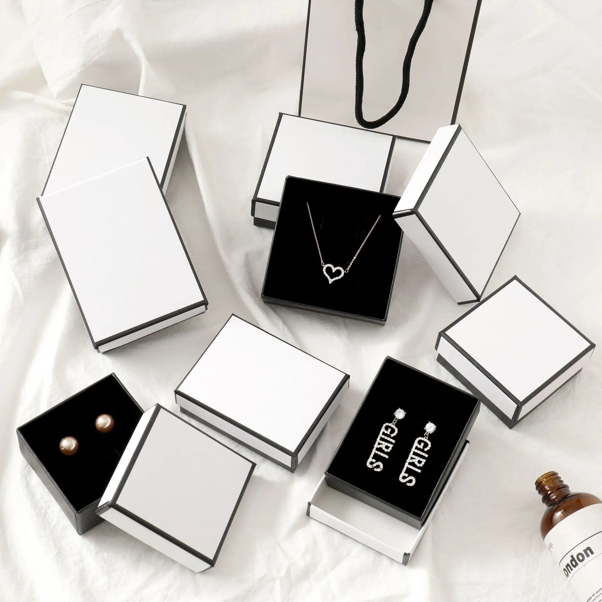 Custom Printed Luxury Cardboard Paper Box Earring Necklace Watch Jewelry Packaging Paper Gift Boxes