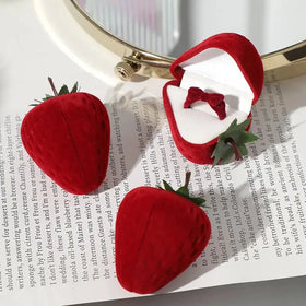 Cheap Price for Korea New Strawberry Style Factory Wholesale Ring Wedding Valentine's Gift Packaging Jewelry
