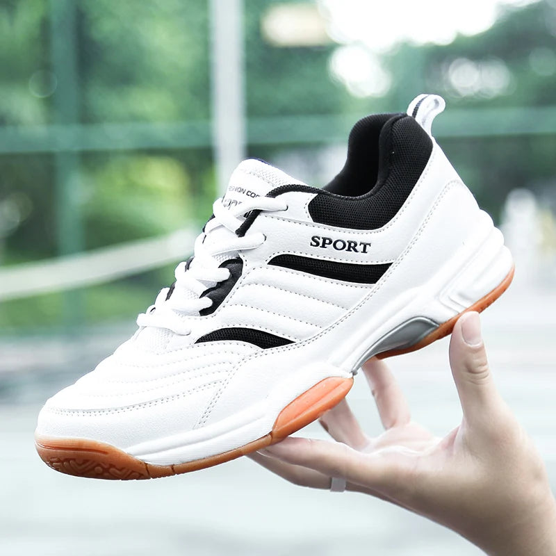 Customized Lightweight Indoor Tennins Sports Pickleball Shoes  Rubber White Badminton Shoes for Men 38-48