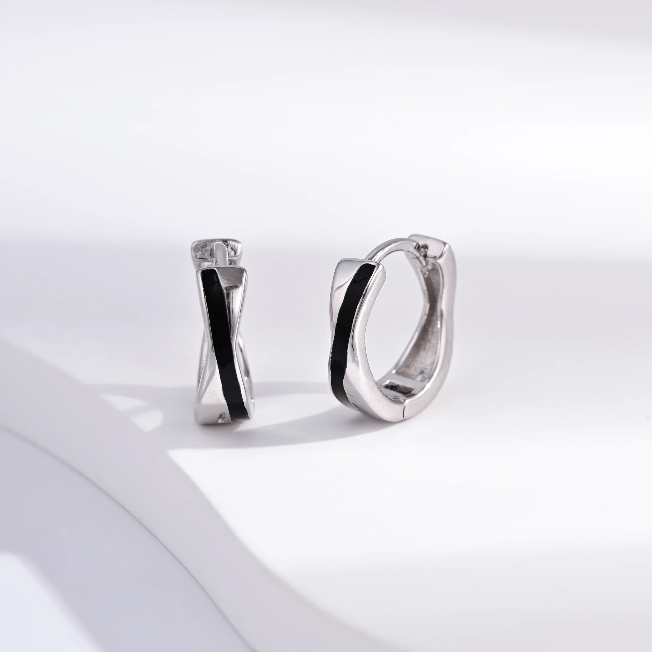 Wholesale Earrings Jewelry Rhodium Plated Epoxy Cross Line Huggie 925 Sterling Silver Fine Jewelry Earrings