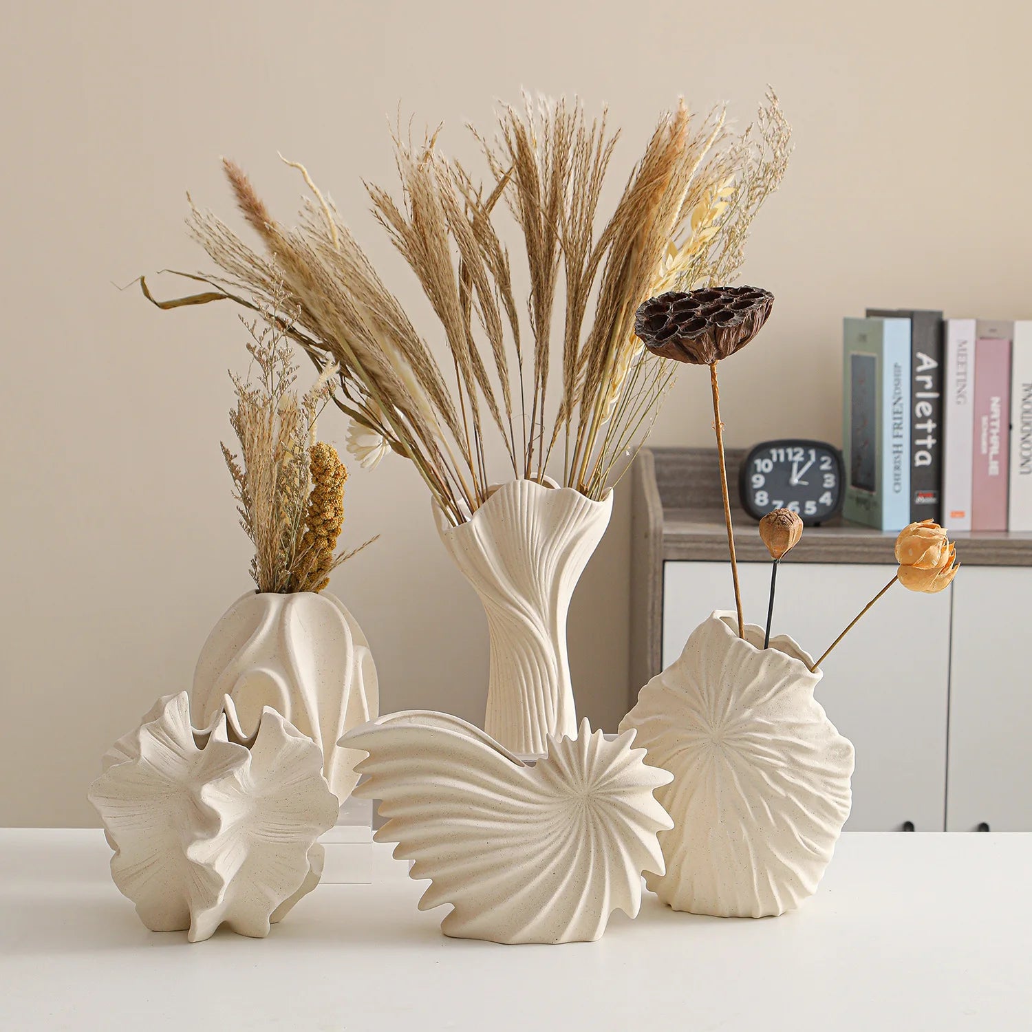 Modern Creative Ceramic Vase Minimalist Nordic Style Exquisite Porcelain Handicrafts