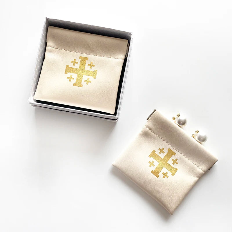 Custom Logo 8x8cm Tight Close Pu Necklace Bag Small Leather Jewelry Pouch With Magnet