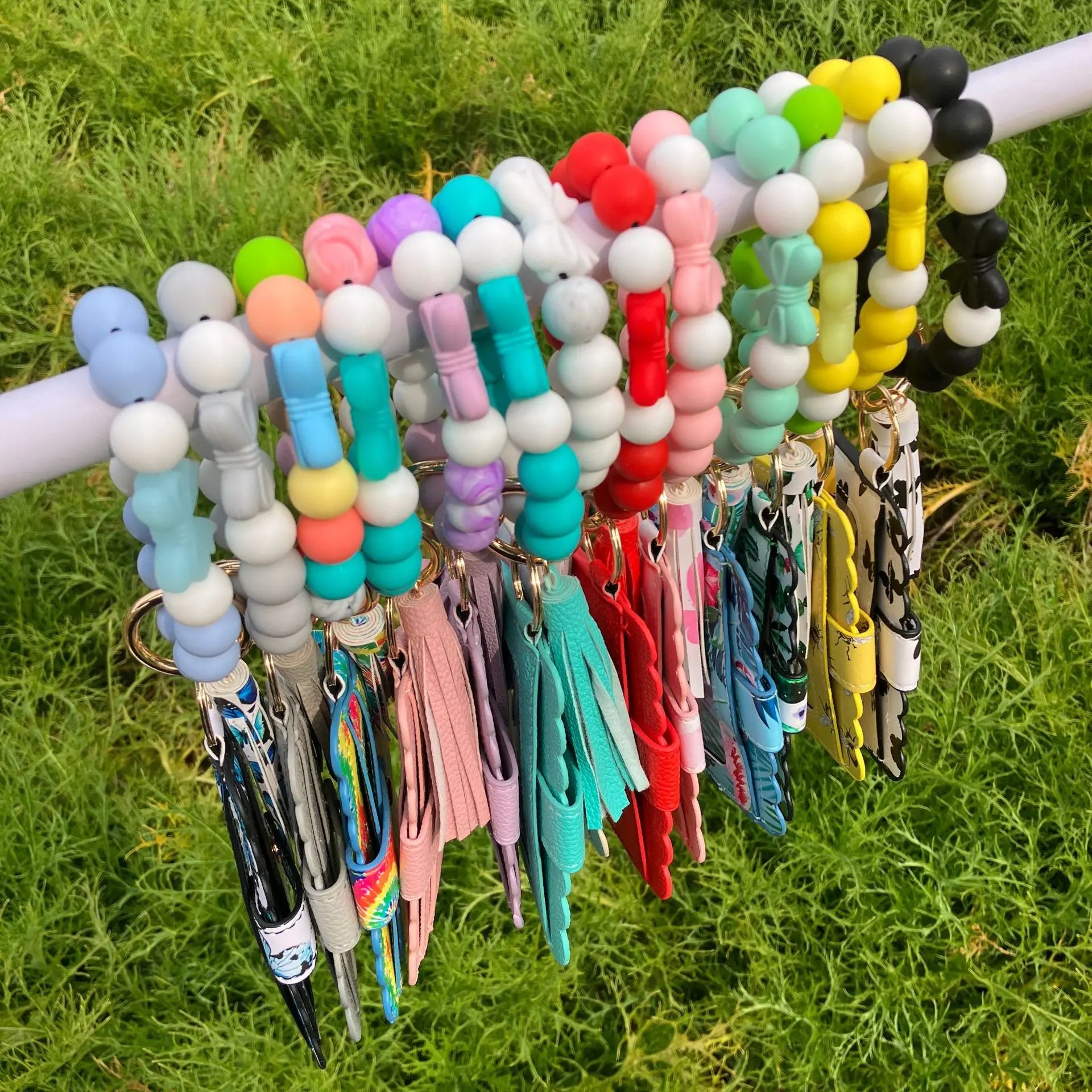 2025 New Cute Colorful Bow Charm Beaded Wristlet Silicone Bead Bracelet Keychain for Women
