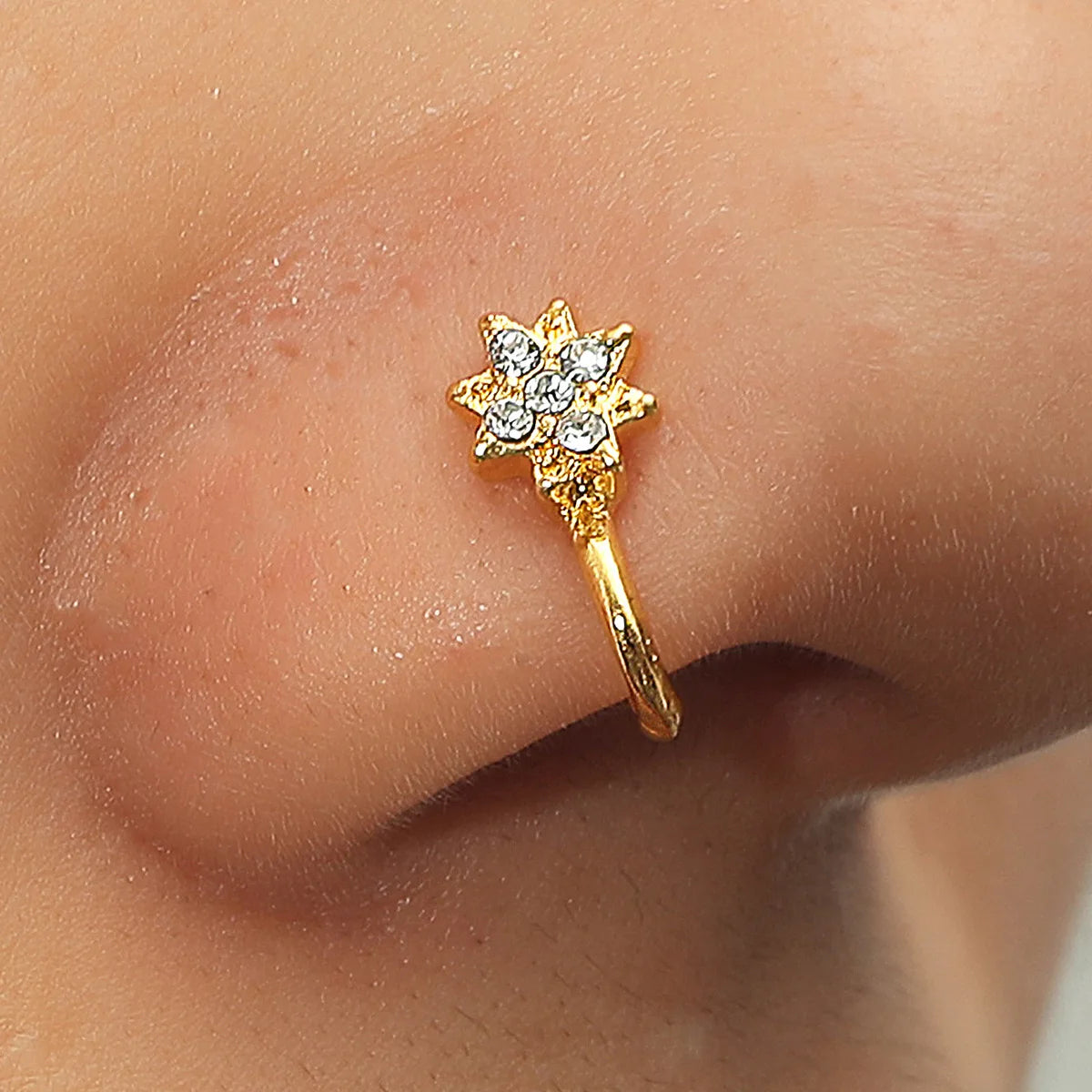 Men Women Crystal Nose Piercing Body Jewelry Floral Nose Hoop Nostril Nose Ring Tiny Flower Helix Cartilage Tragus Ring