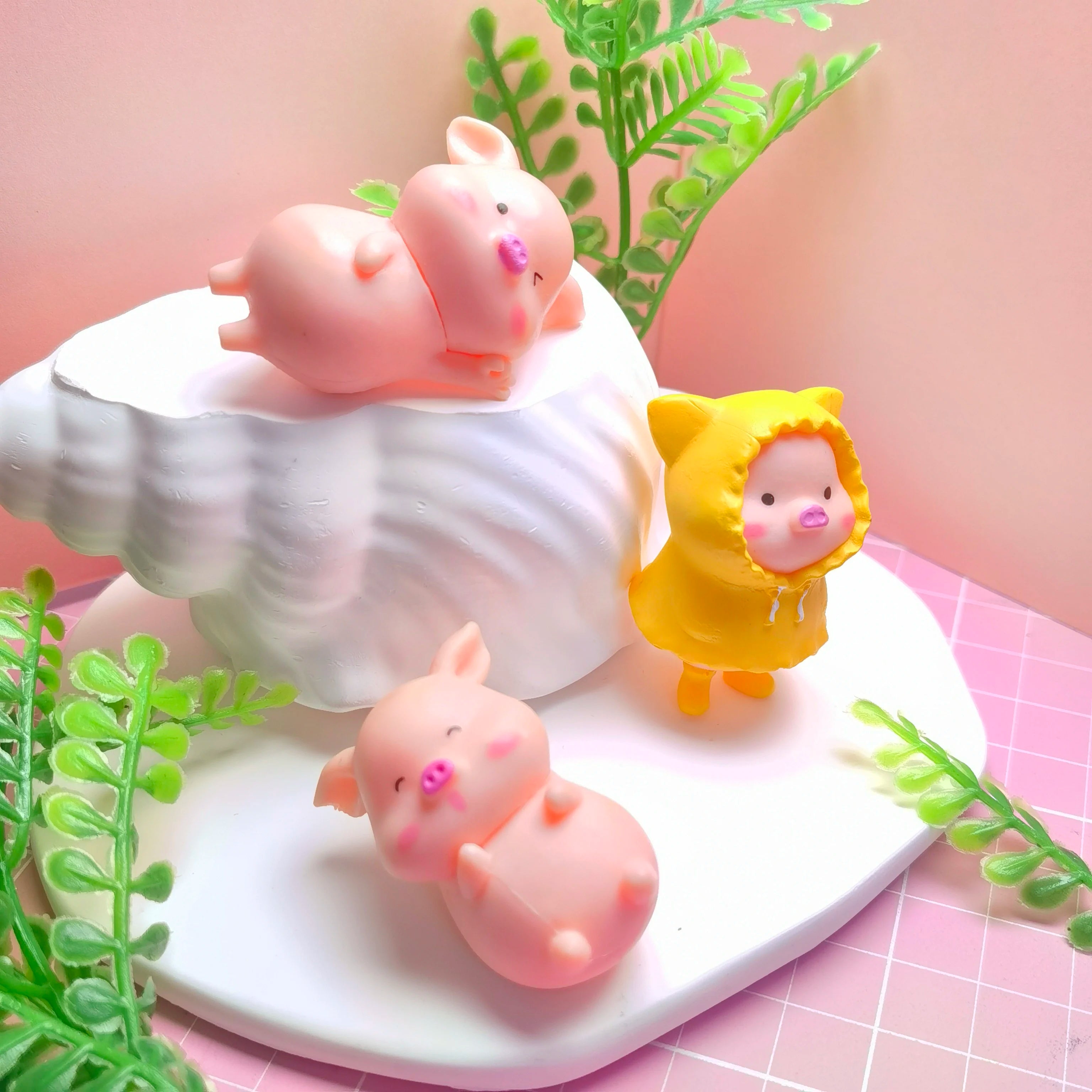 New Lovely Cute Pink Baby Pig Model Statue Figurine Ornaments Miniatures Doll House Crafts For Room Fairy Garden Landscape Decor