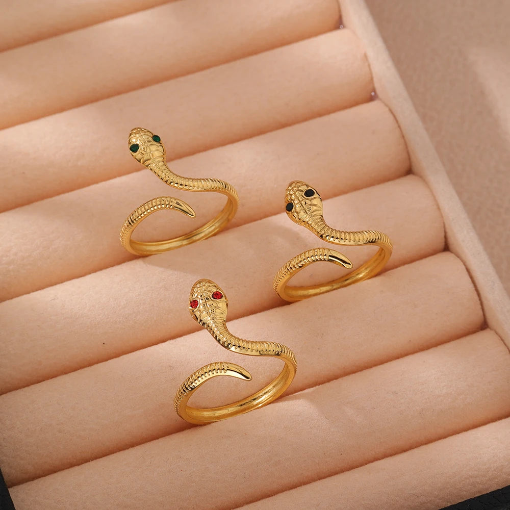 New Rhinestone Eyes Snake Shaped Wedding Rings Ajustable Non Tarnish Finger Bands PVD Gold Plated Stainless Steel Open Rings