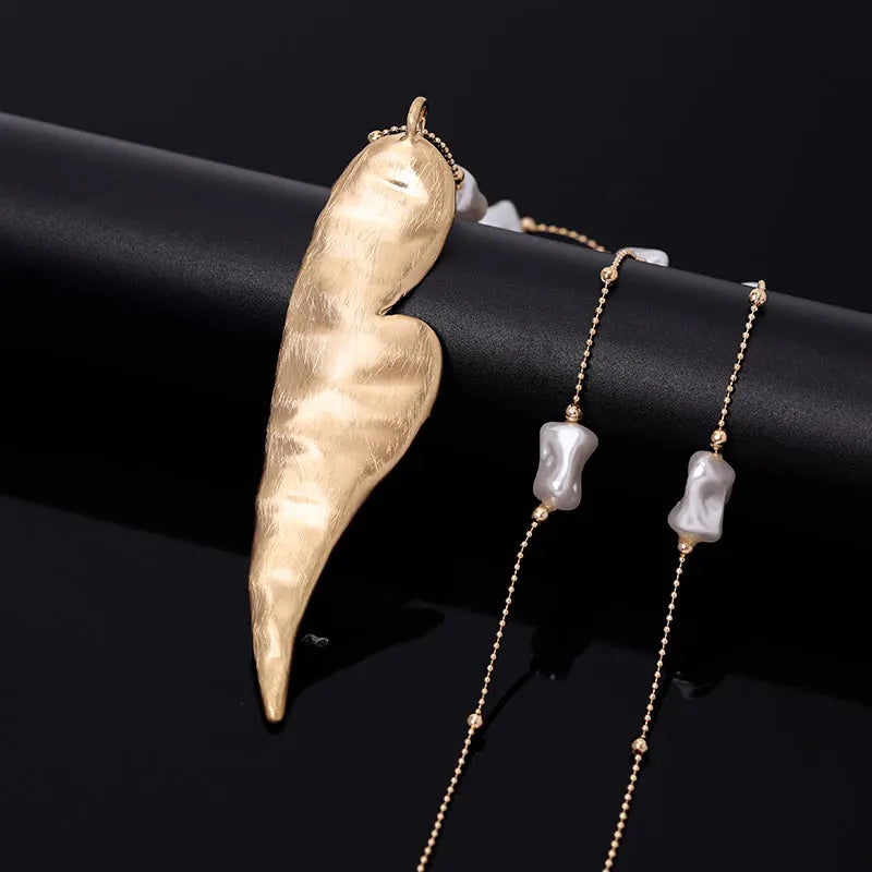 TongLing Irregular Heart Pendant Pearl Necklace Elegant Female Vintage Gold Necklace for Lover Gift