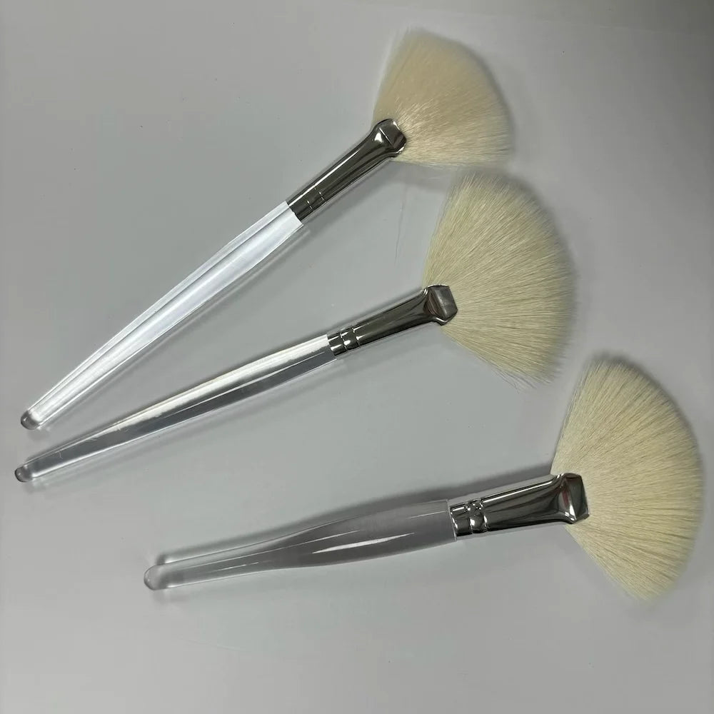 Natural Super Soft Fluffy White Wool Goat Hair Fan Brush Large Highlight Brush Blush Powder Facial Makeup Brush