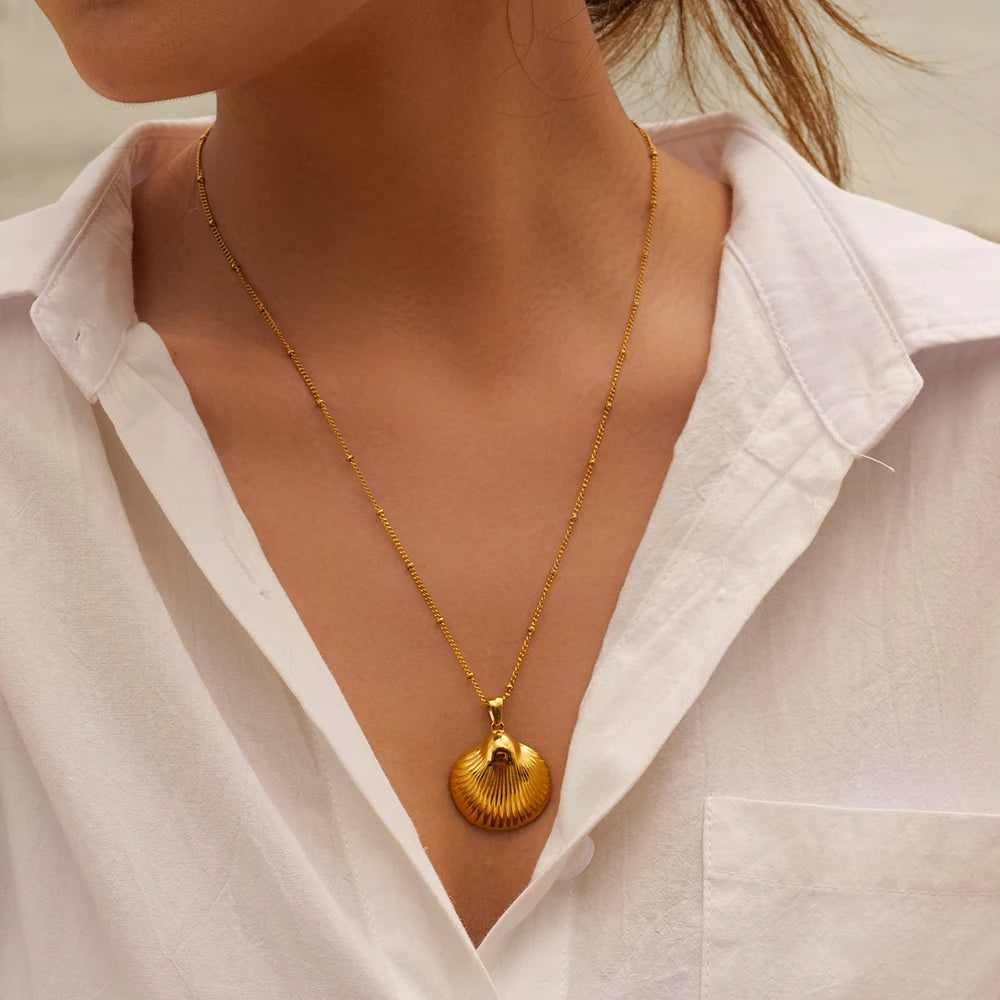 J&D Tarnish Free Stainless Steel Gold Plated Fashion Jewelry Shell Necklaces for Women 18k Gold Necklace
