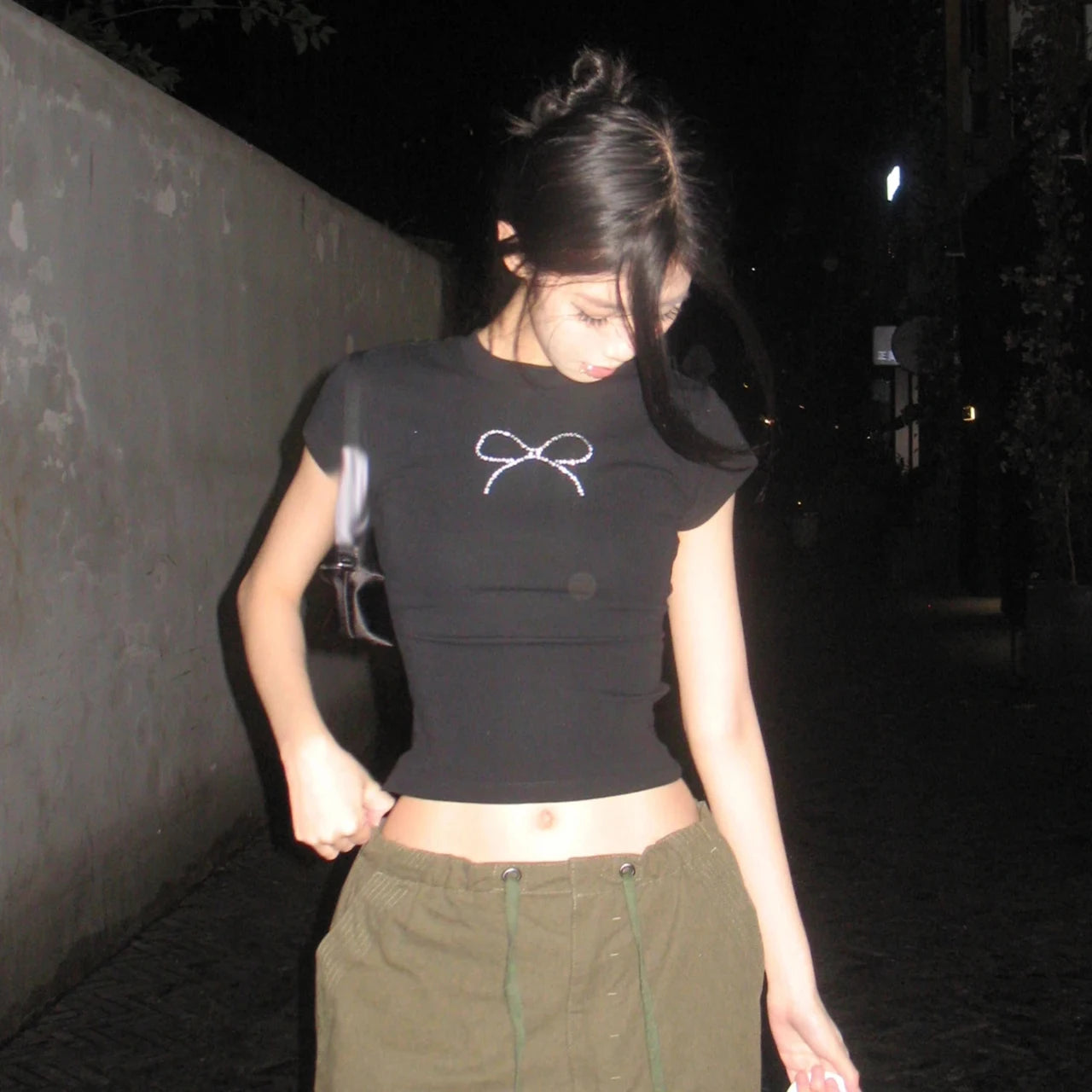 Green Dimple Cheap Customize Crystal Rihnstone Hot Stamping Women Summer Trendy Tshirt Wholesale Lady Cotton Clothes t Shirt