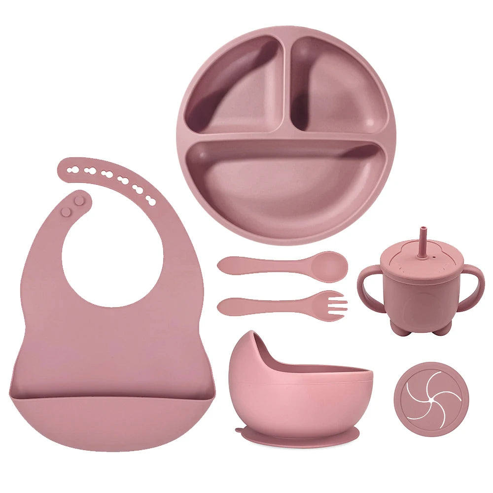BPA Free Bebe Silicone Feeding Set 4 Suction Point Plate Bowl With Wooden Handle Spoon and Fork Kit Waterproof Bib OEM ODM RTS
