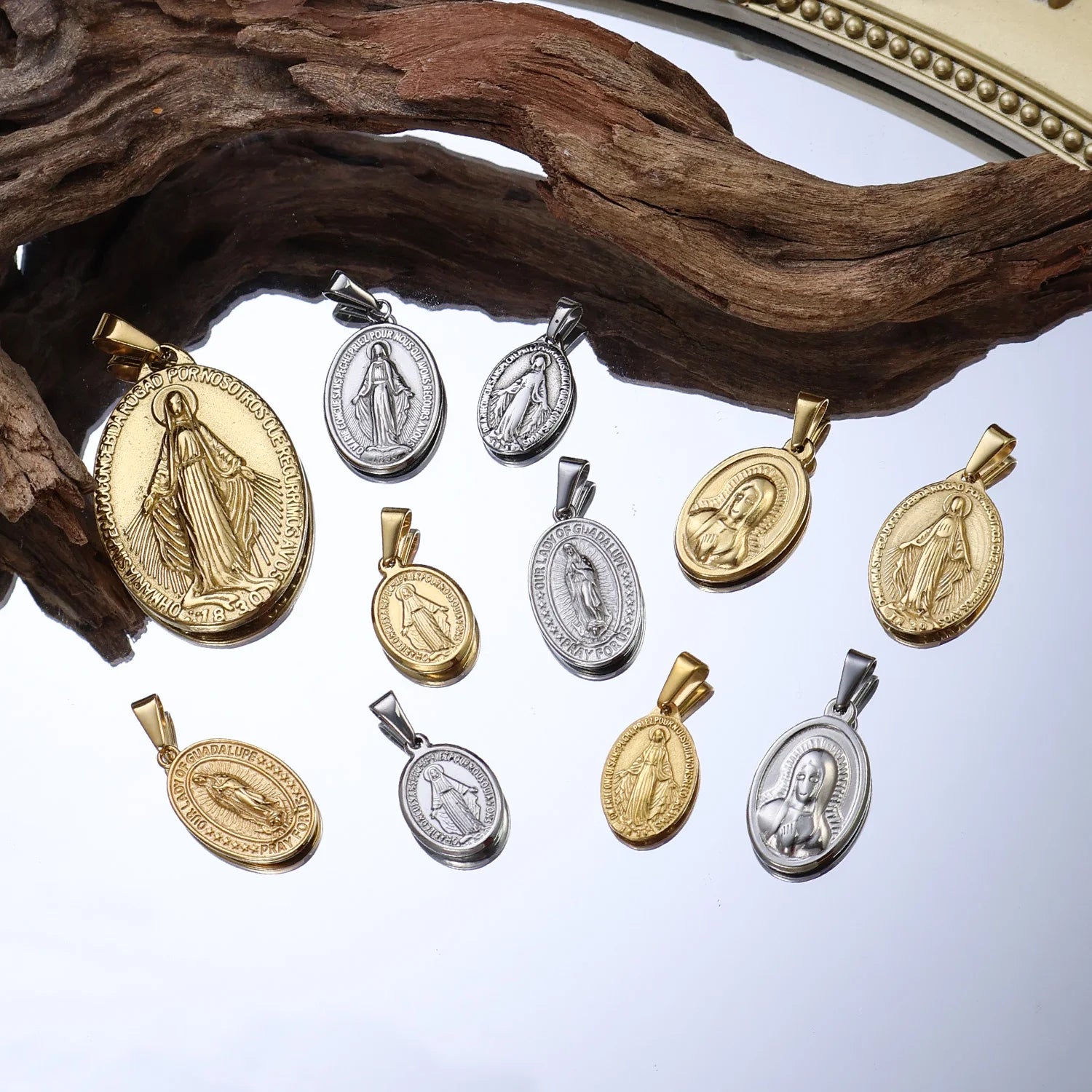 Religious Jewelry Waterproof 18K Gold Plated Stainless Steel Virgin Mary Charms Pendant for Jewelry Necklace Making