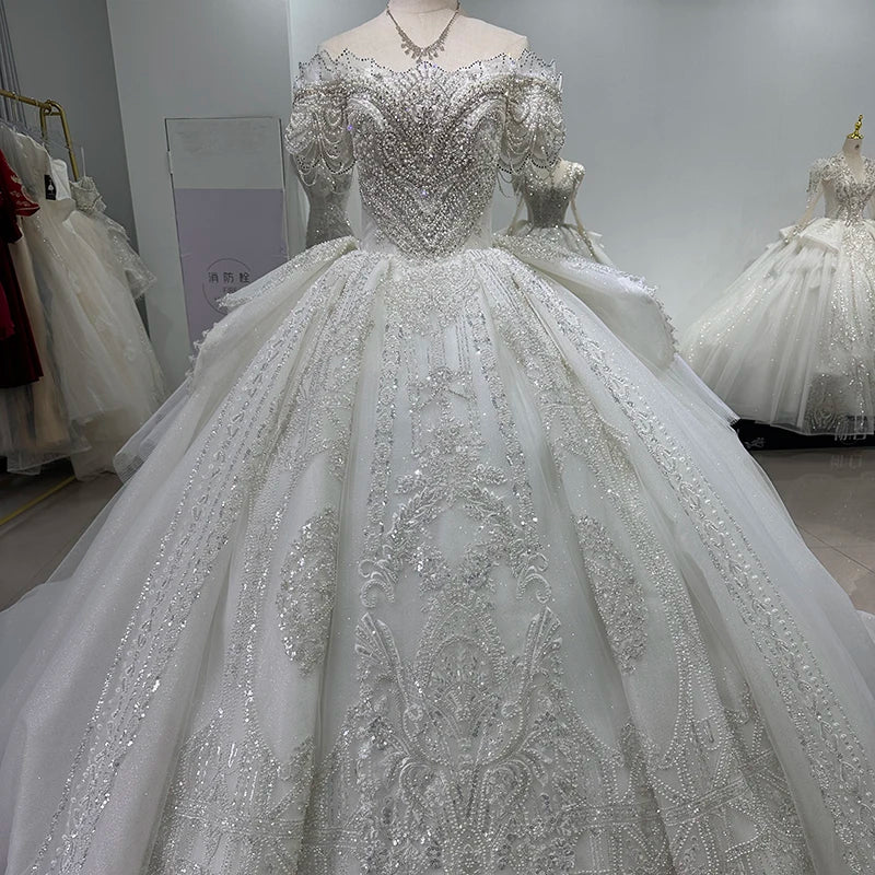 White Off the Shoulder Wedding Dresses Luxury Beading Applique Sleeveless Backless Bridal Ball Gowns Xs009