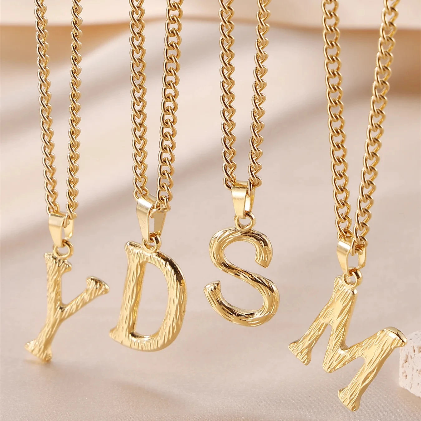 Personalized A-Z Name Pendant Necklace 18K Gold PVD Electroplated Water Ripples Stainless Steel Link Chain Type