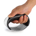 2020 New Fashion Simple 304 Stainless Steel Garlic Press Household Manual Masher Kitchen Ginger Masher Ring Garlic Masher