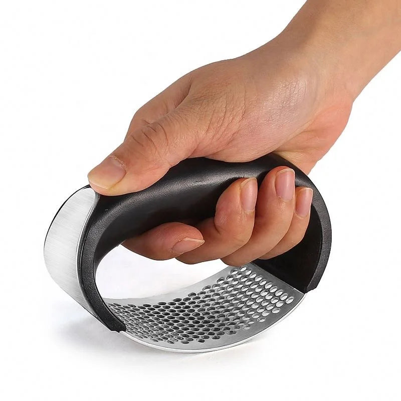 2020 New Fashion Simple 304 Stainless Steel Garlic Press Household Manual Masher Kitchen Ginger Masher Ring Garlic Masher