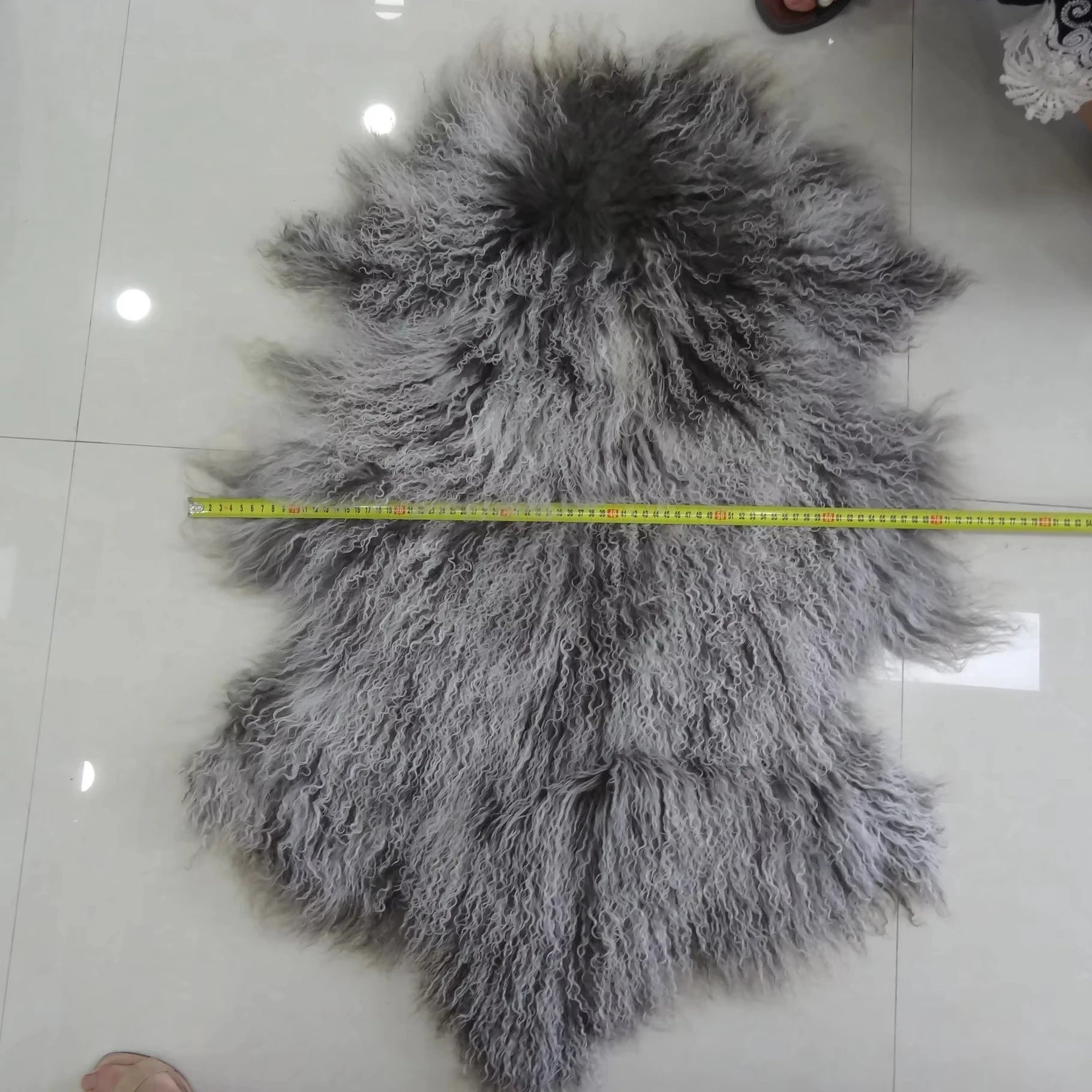 Sample Support Natural Curly Wool Classic Snow Tip Color Mongolian Lamb Skin Rugs Real Lamb Fur Tibetan Lamb Skin Rug for Home