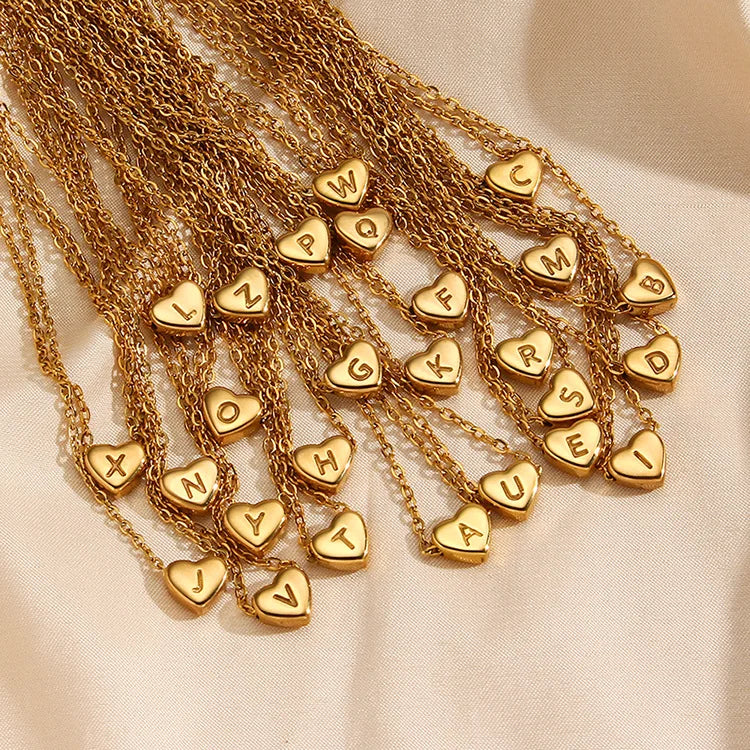 Dainty Personalized Initial Friend Necklaces Non Tarnish Women's Pvd Gold Mini Heart Alphabet Letter Charm Name Initial Necklace