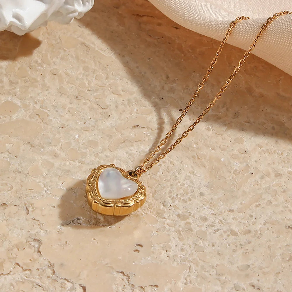 Dainty Shell Heart Necklace 18K Gold Plated Pendant Necklace for Women Stainless Steel Necklace Design Jewelry