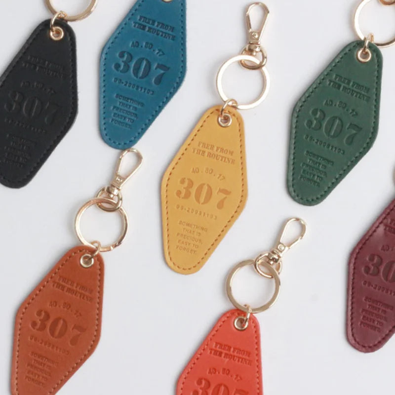 Classic Leather Hotel Key Ring Storage Office Key Chain Custom Keychains Rings for Home Car Keys Attachment