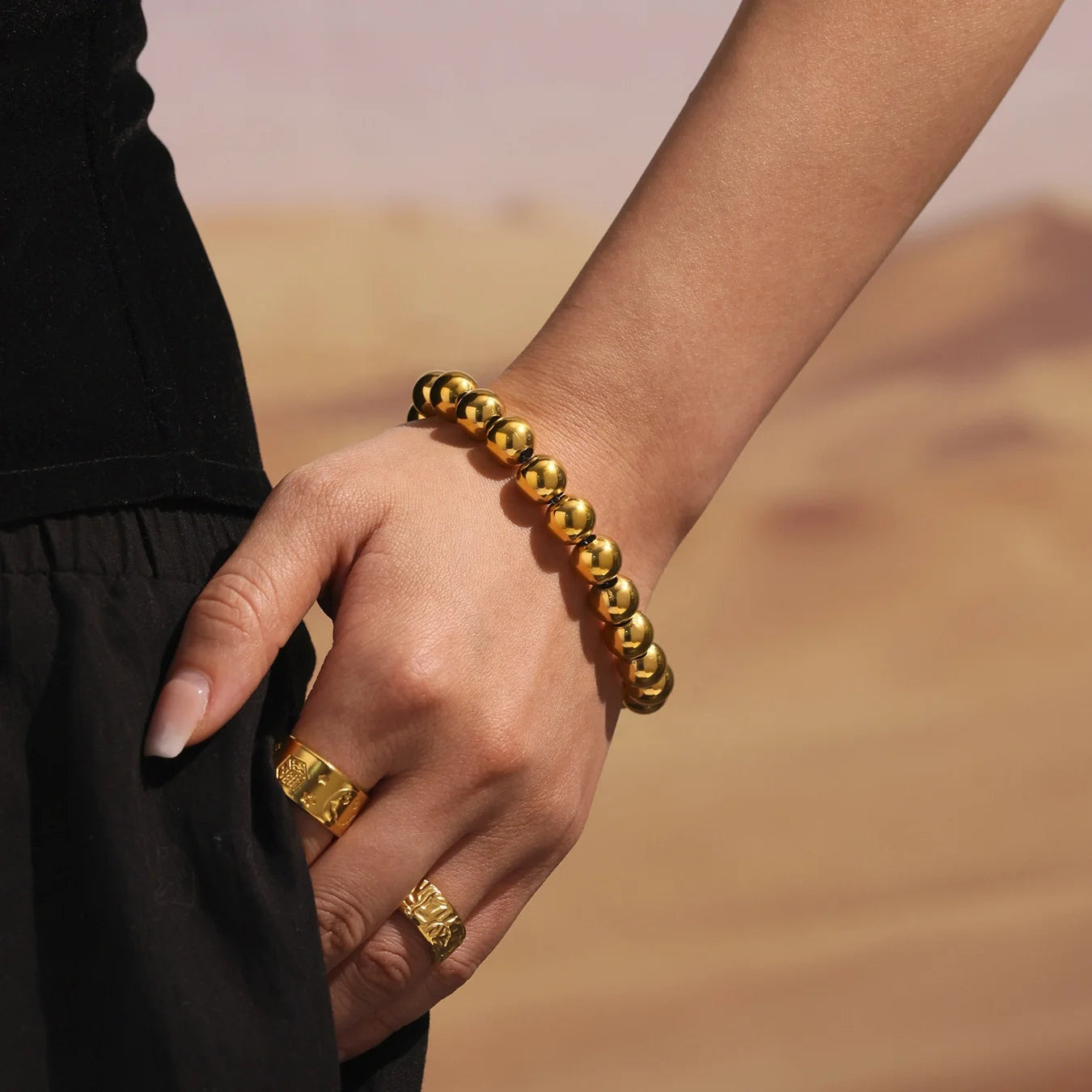 Wholesale Fashion Jewelry Stainless Steel Bead Bracelet 18K Gold Smooth 10MM Hollow Round Bead Beaded Bracelet for Women