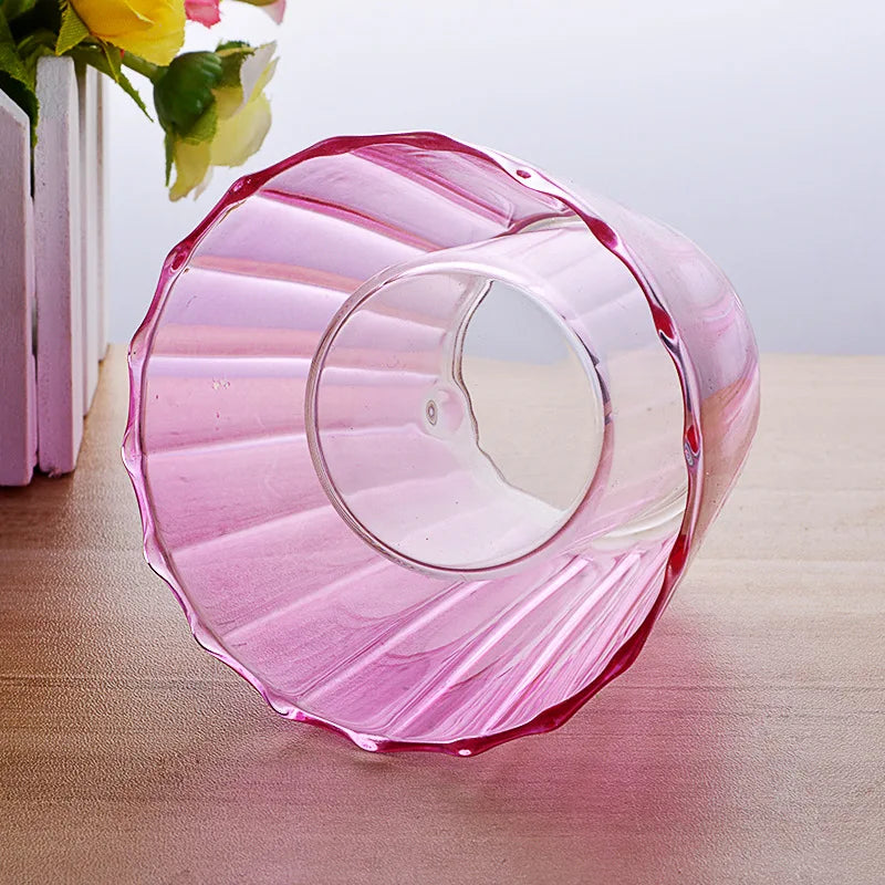 Factory Direct Sales Transparent Glass Pattern Candle Holder Romantic and Warm Glass Candle Holder
