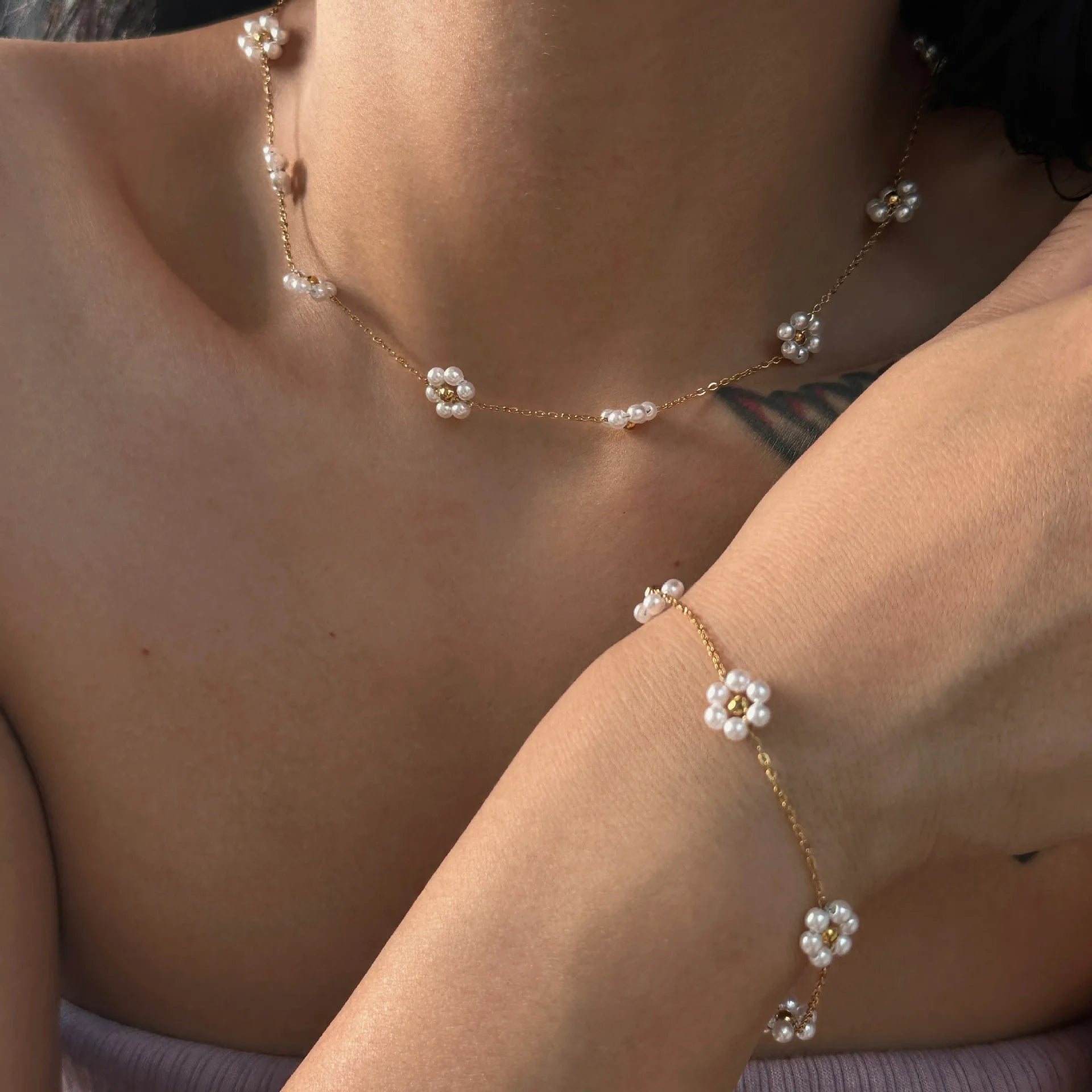 New Cute Compact Stainless Steel Tiny Pearl Choker Necklaces Flower Tiny Oval Pearl Drop Choker Necklaces
