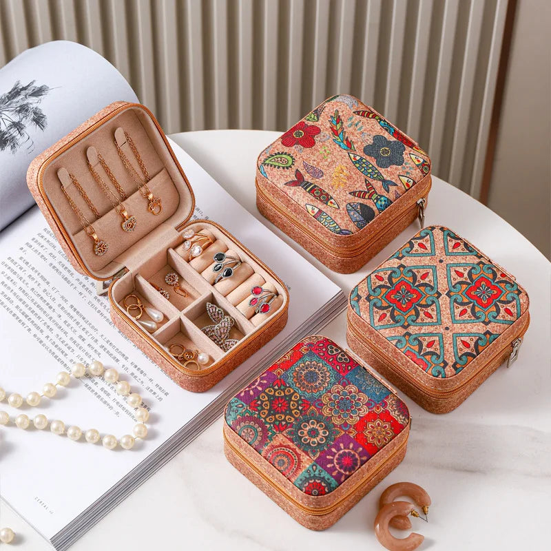 New Arrival Retro Portable Travel Jewelry Storage Box Ethnic Prints PU Leather Jewelry Organizer for Ring Packaging