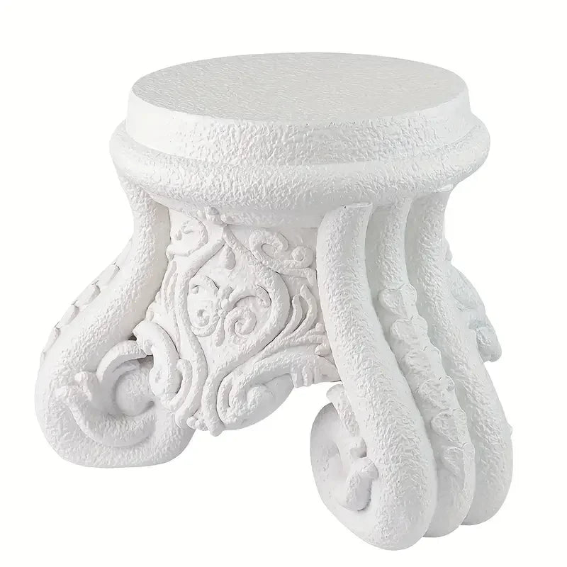 Hot Sale Elegant White Resin Triangle Plant Stand with Carved PatternsVintage Style Garden Pedestal for Outdoor Decor