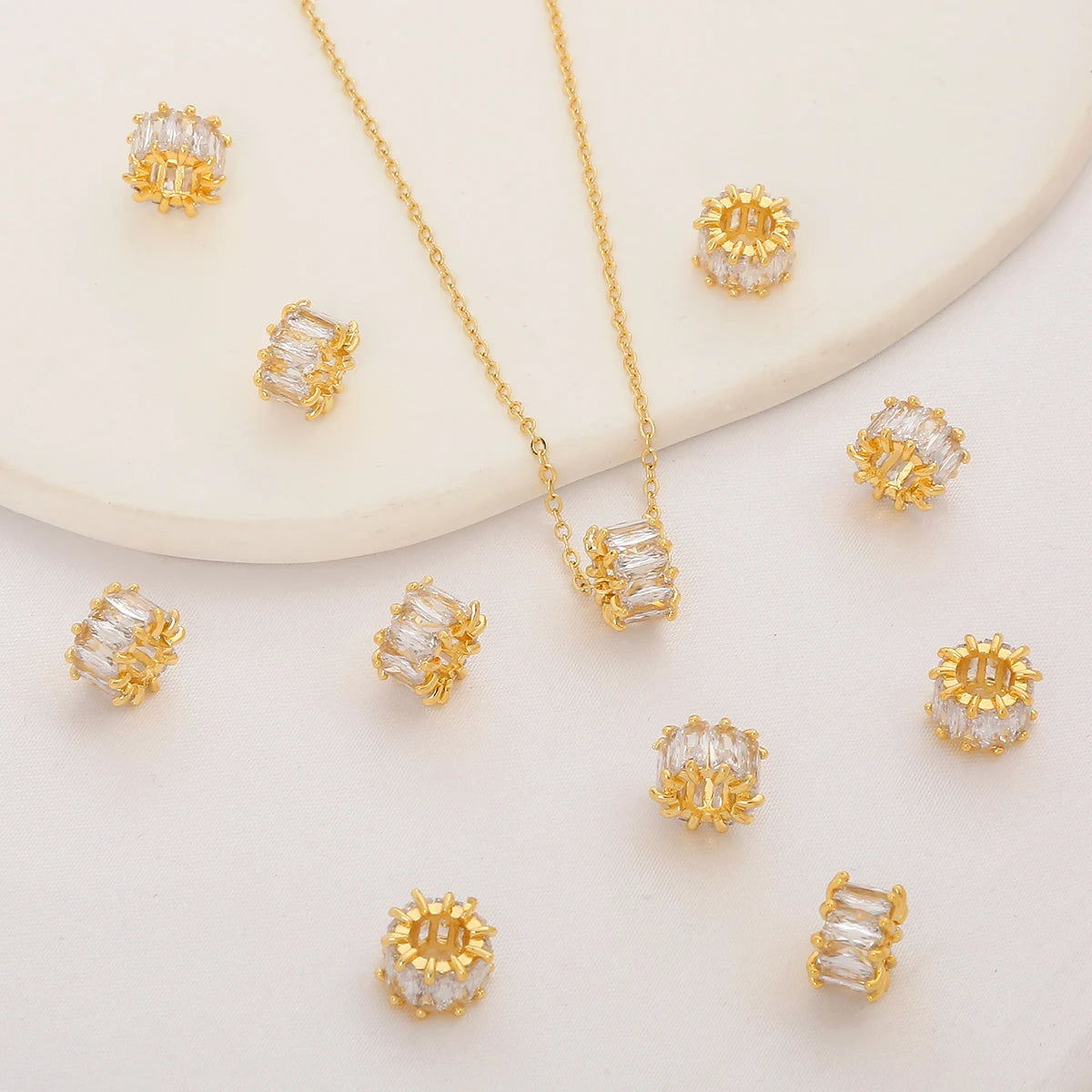 18K Advanced Zircon Charms Designer DIY Necklace Pendant Personality Brass Gold Plated Round Pendant