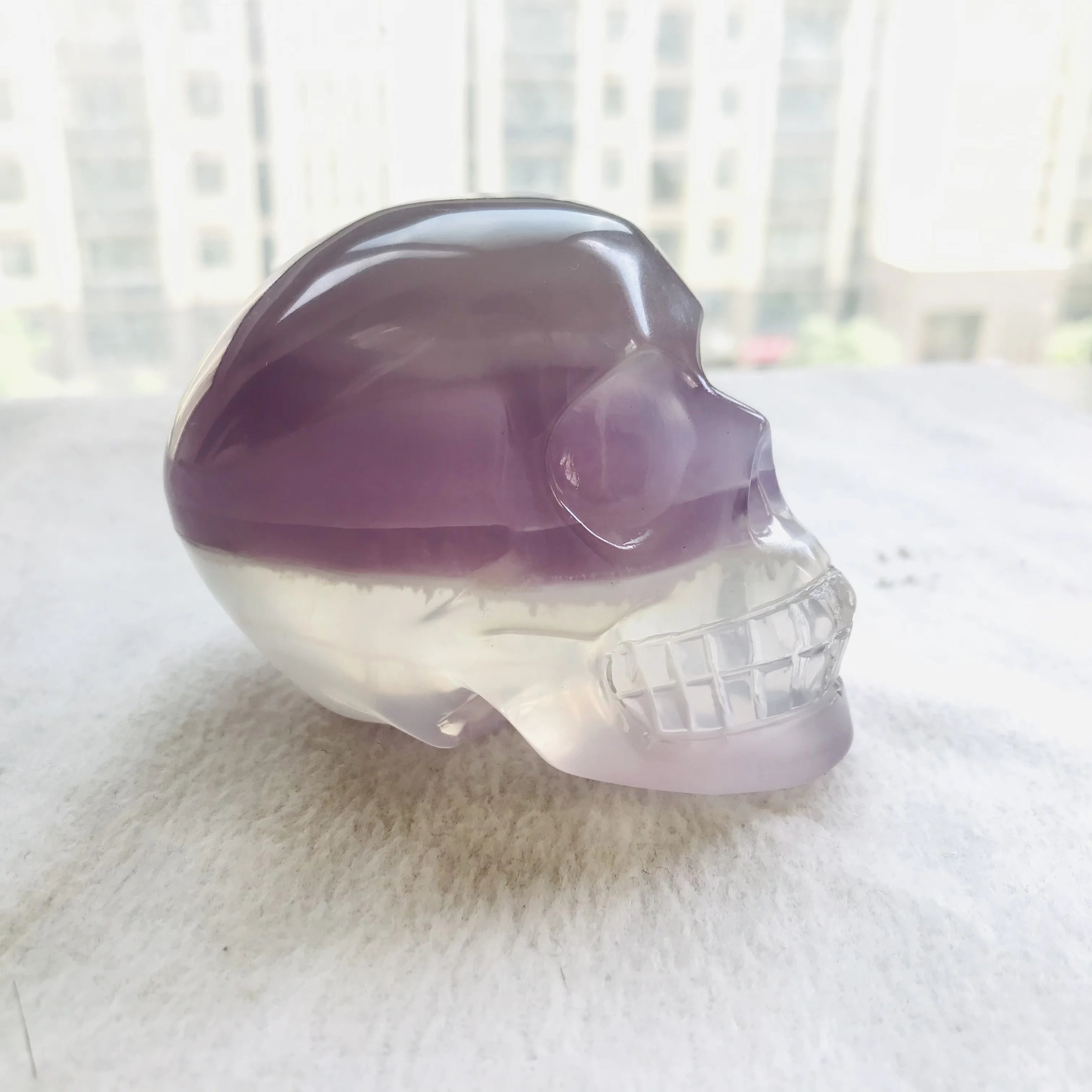 Wholesale Natural Healing Lavender Fluorite Skulls Quartz with Carved Crystal Skulls for Gift