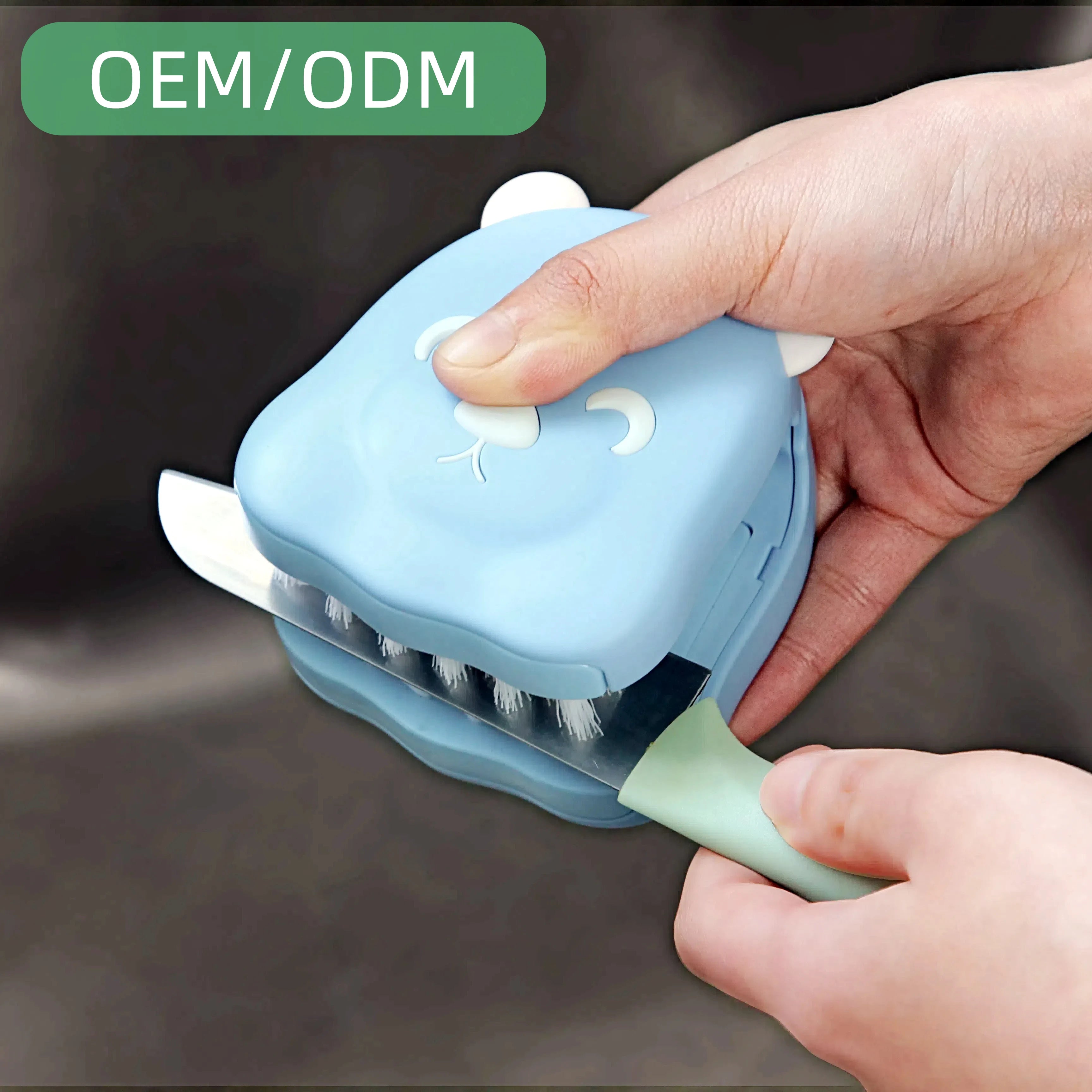 Hot Selling CQT Brand Eco Friendly Plastic Stiff-bristled Portable Stocked Household Kitchen Bear-shaped Handheld Cleaning Brush